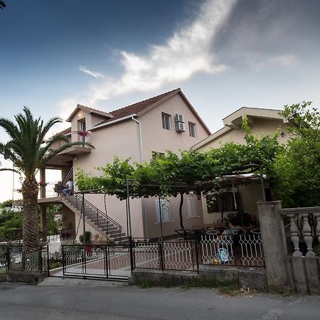 Apartments Pavicevic 티바트 객실 사진
