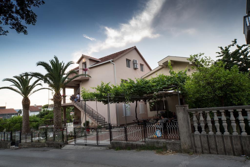 Apartments Pavicevic 티바트 객실 사진