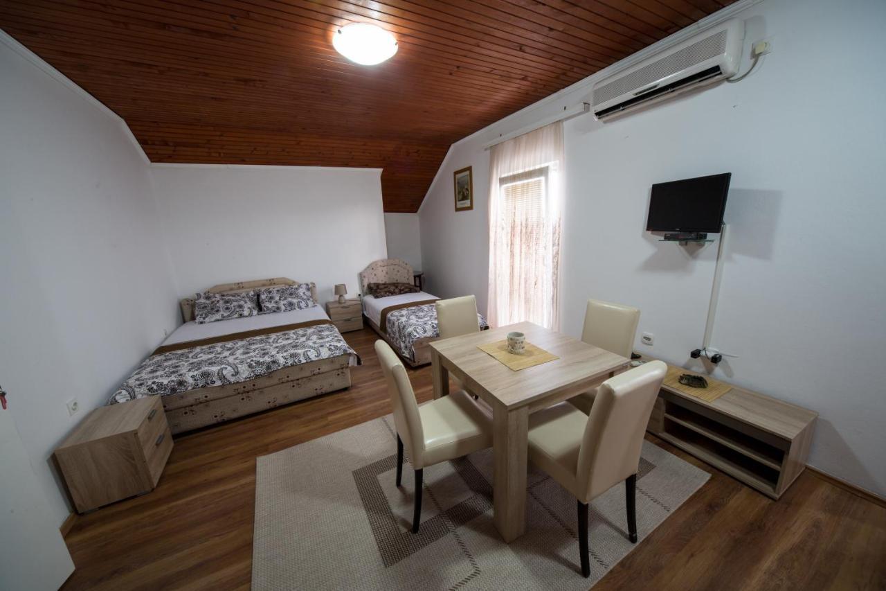 Apartments Pavicevic 티바트 객실 사진